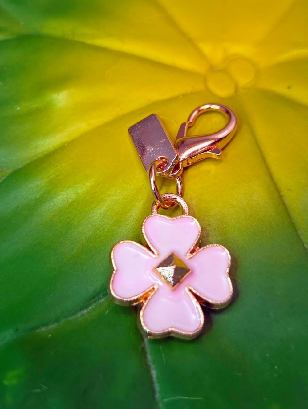 Gold-Tone Pink Enamel Flower Bag Charm Hangtag Keychain, NEW